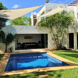 https://hostal-ecoplaneta.quintano-roohotels.com